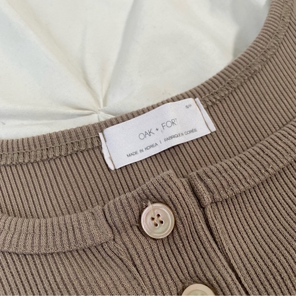 Oak + Fort button cropped top (NWOT) - Picture 2 of 8